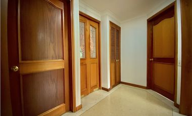 Venta Apartamento Piscina Sector El Tesoro Unidad Cerrada