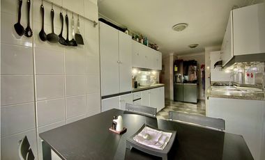 Venta Apartamento Piscina Sector El Tesoro Unidad Cerrada