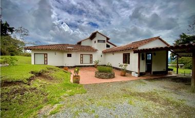 Venta Finca Parcelación La Ceja Incluye 2 Casas