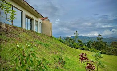 VENTA CASA CAMPESTRE IMPONENTE VISTA EL RETIRO