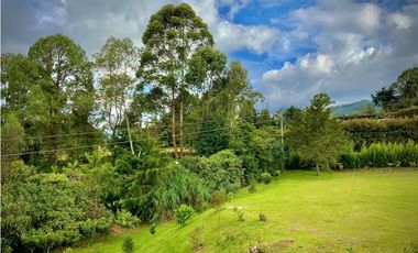 VENTA CASA CAMPESTRE IMPONENTE VISTA EL RETIRO