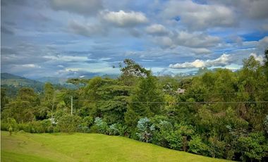 VENTA CASA CAMPESTRE IMPONENTE VISTA EL RETIRO