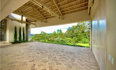 VENTA CASA CAMPESTRE IMPONENTE VISTA EL RETIRO