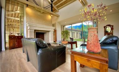 VENTA CASA CAMPESTRE IMPONENTE VISTA EL RETIRO