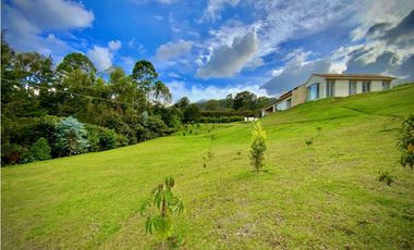 VENTA CASA CAMPESTRE IMPONENTE VISTA EL RETIRO