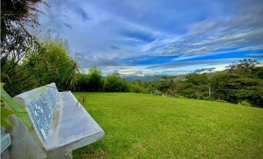 VENTA CASA CAMPESTRE IMPONENTE VISTA EL RETIRO