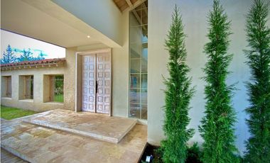 VENTA CASA CAMPESTRE IMPONENTE VISTA EL RETIRO