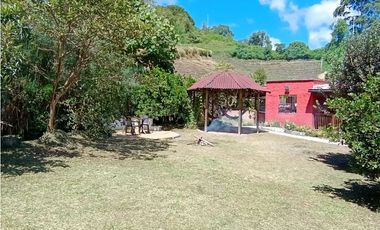 casa campestre Marinilla, cerca de la zona Urbana