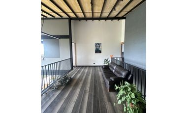 Se arrienda  hermosa Casa en Loma del Escobero