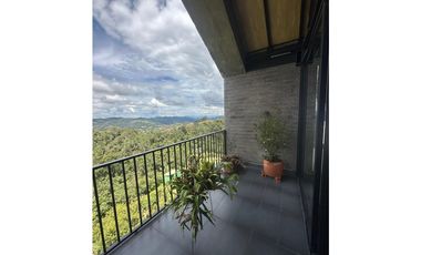 Se arrienda  hermosa Casa en Loma del Escobero