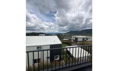Se arrienda  hermosa Casa en Loma del Escobero
