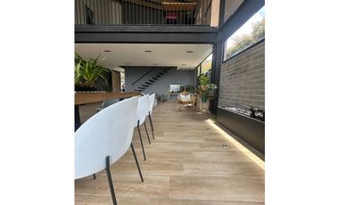 Se arrienda  hermosa Casa en Loma del Escobero