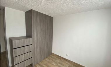 ARRIENDO APARTAMENTO EN ZIPAQUIRA CON PARQUEADERO CUBIERTO.
