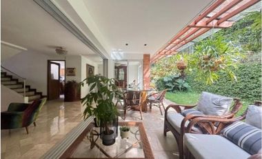 CASA TRES NIVELES UNIDAD CERRADA  EN SAN LUCAS POBLADO