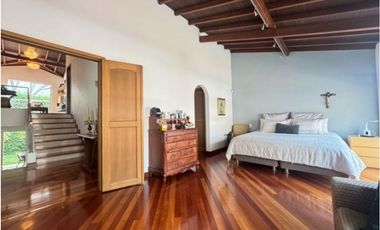 CASA TRES NIVELES UNIDAD CERRADA  EN SAN LUCAS POBLADO