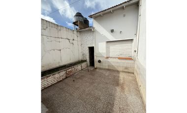 Chalet 4 ambientes con garage + departamento