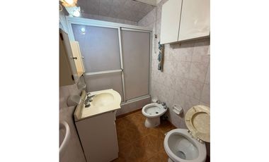 Chalet 4 ambientes con garage + departamento