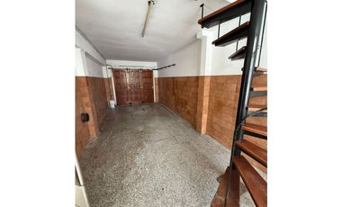 Chalet 4 ambientes con garage + departamento