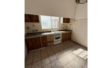 Chalet 4 ambientes con garage + departamento
