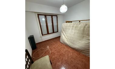 Chalet 4 ambientes con garage + departamento