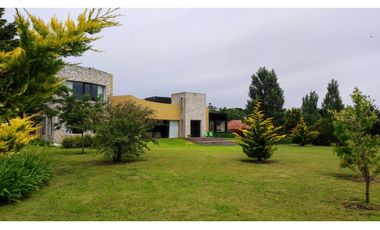 LOS ACANTILADOS - EXCLUSIVA PROPIEDAD SOBRE 2,39 HAS. DE PARQUE