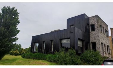 LOS ACANTILADOS - EXCLUSIVA PROPIEDAD SOBRE 2,39 HAS. DE PARQUE