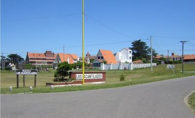 terrenos en Los Acantilados