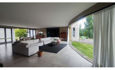 LOS ACANTILADOS - MAGNIFICA RESIDENCIA SOBRE 23.900 M2 DE TIERRA