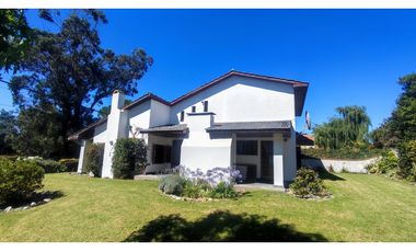 ---APTO CREDITO---EXCELENTE CHALET SOBRE DOS TERRENOS EN ACANTILADOS