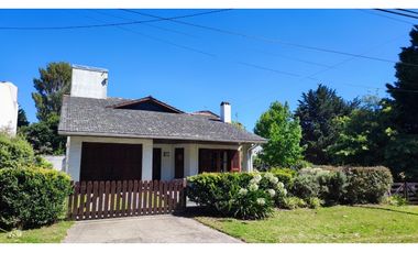 ---APTO CREDITO---EXCELENTE CHALET SOBRE DOS TERRENOS EN ACANTILADOS