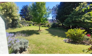 ---APTO CREDITO---EXCELENTE CHALET SOBRE DOS TERRENOS EN ACANTILADOS