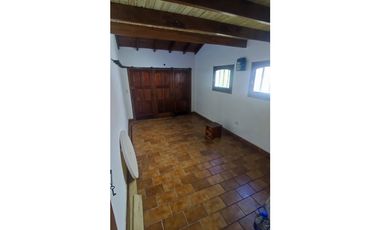 ---APTO CREDITO---EXCELENTE CHALET SOBRE DOS TERRENOS EN ACANTILADOS