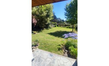 ---APTO CREDITO---EXCELENTE CHALET SOBRE DOS TERRENOS EN ACANTILADOS