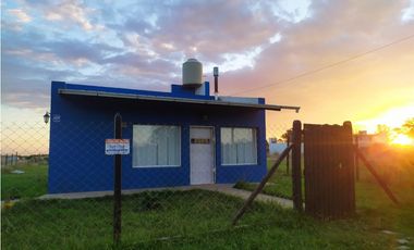 ---APTO CREDITO--- CASA 2 DORMITORIOS CON AMPLIO PARQUE