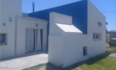 ---APTO CREDITO--- CASA 2 DORMITORIOS CON AMPLIO PARQUE