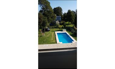 IMPECABLE CASA CON PILETA PARQUE GOLF ACANTILADOS