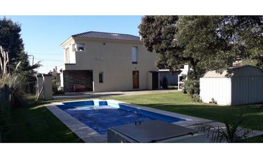 IMPECABLE CASA CON PILETA PARQUE GOLF ACANTILADOS