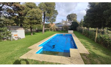 IMPECABLE CASA CON PILETA PARQUE GOLF ACANTILADOS