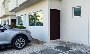 CASA EN VENTA EN PLAYA DEL CARMEN 3 HABITACIONES, ACCESO CONTROLADO