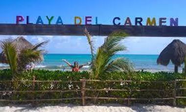 CASA EN VENTA EN PLAYA DEL CARMEN 3 HABITACIONES, ACCESO CONTROLADO