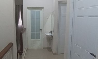 dijual rumah cantik dan modern pisangan jakarta timur