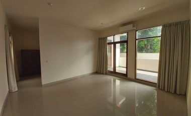 5 Bedroom Simprug Garden - cozy