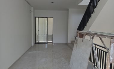 Disewa Ruko 3 Lantai Brand New Green Lake City Konsep Korean Style