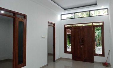 rumah di pengasih dekat kampus UNY Wates kulon progo