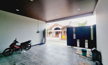Rumah Hook Modern Tropis Kekinian Kolam Dgn Renang Di Sumber Solo Kota