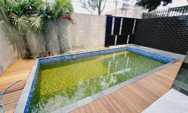 Rumah Hook Modern Tropis Kekinian Kolam Dgn Renang Di Sumber Solo Kota