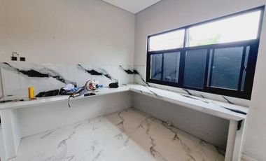 Rumah Hook Modern Tropis Kekinian Kolam Dgn Renang Di Sumber Solo Kota