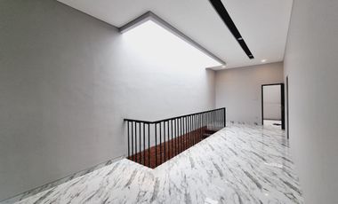 Rumah Hook Modern Tropis Kekinian Kolam Dgn Renang Di Sumber Solo Kota