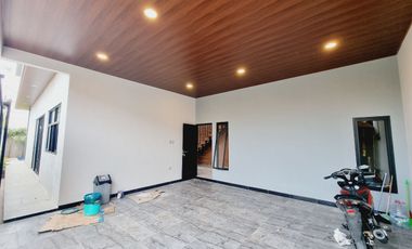 Rumah Hook Modern Tropis Kekinian Kolam Dgn Renang Di Sumber Solo Kota