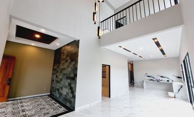 Rumah Hook Modern Tropis Kekinian Kolam Dgn Renang Di Sumber Solo Kota